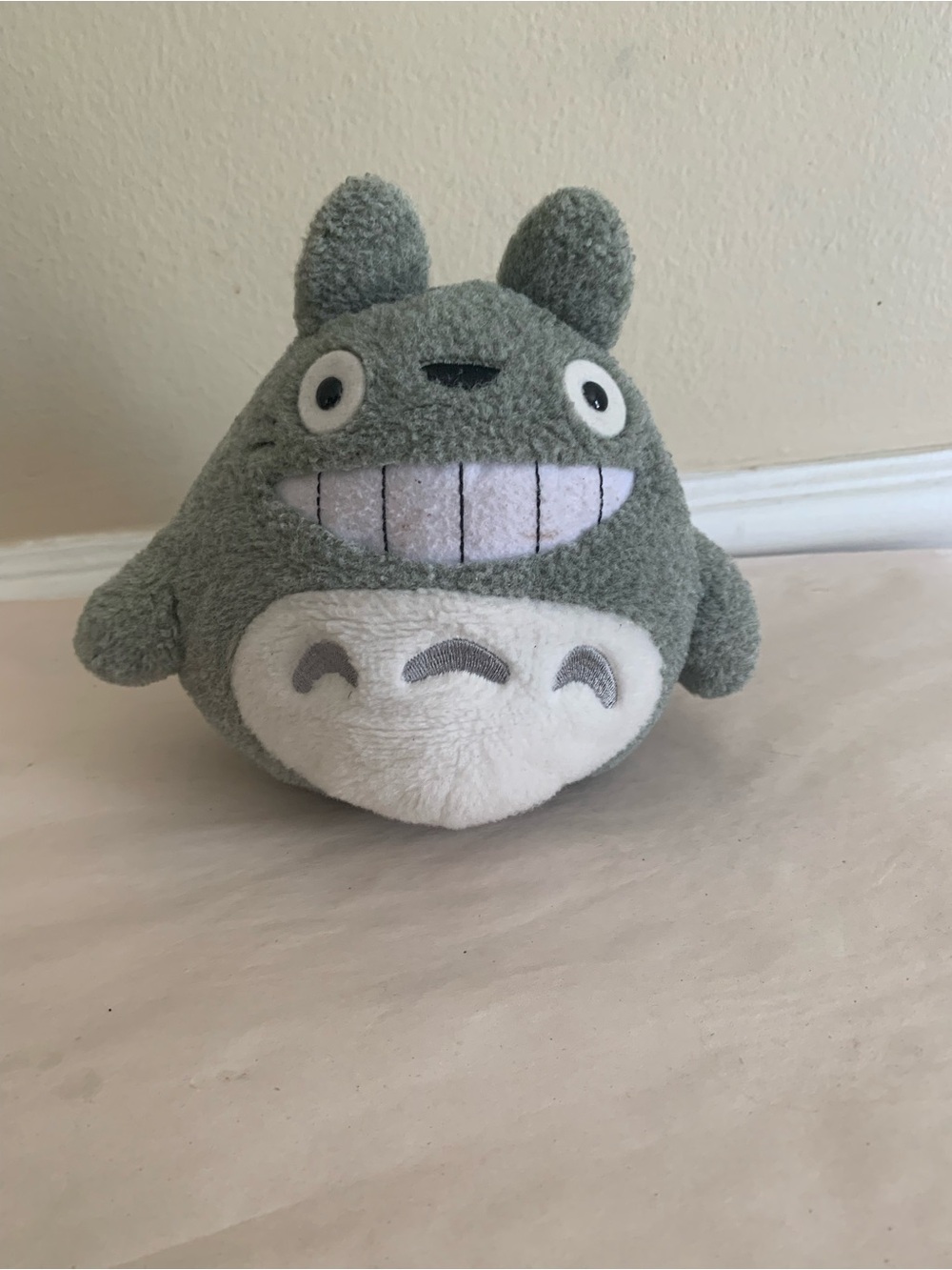 7" My Neighbor Totoro  Soft Grey Handball M Large Totoro Laughing Plush Toy